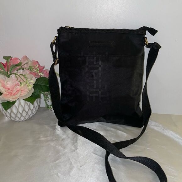 New Tommy Hilfiger Canvas Crossbody Black Small - Picture 1 of 8